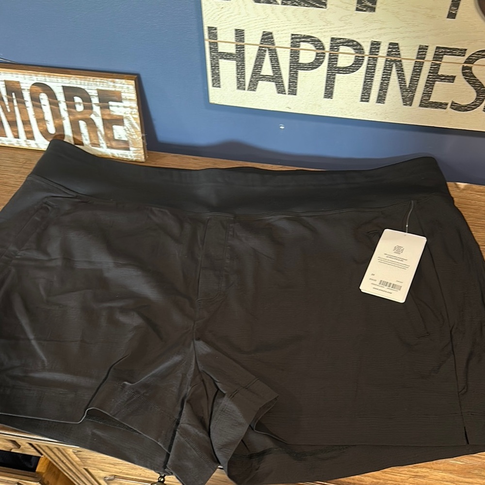 Athleta Black Athletic Shorts Fitted Design